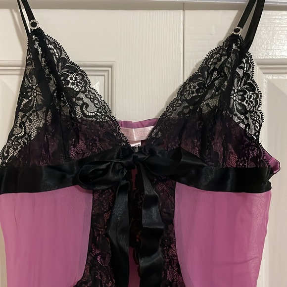 Victoria’s Secret sheer tie front purple with black lace baby doll night dress - Picture 3 of 9